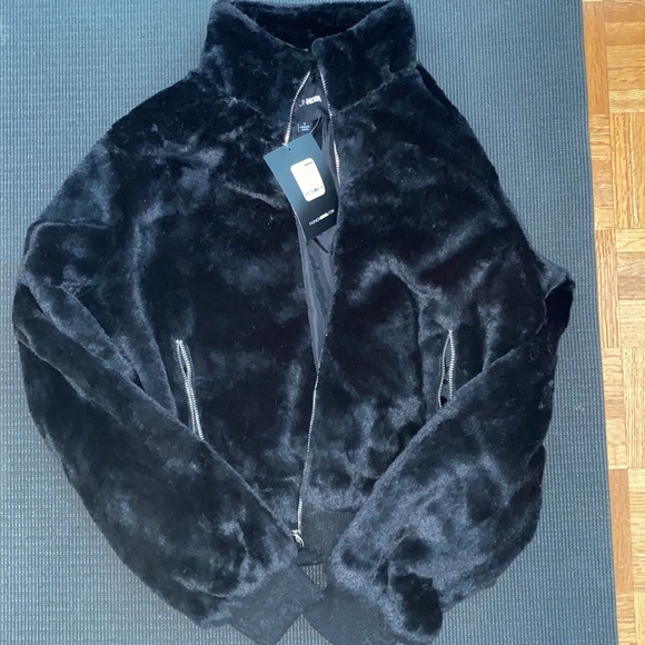 Brand new fashion Nova  black faux fur jacket size S - Picture 4 of 4